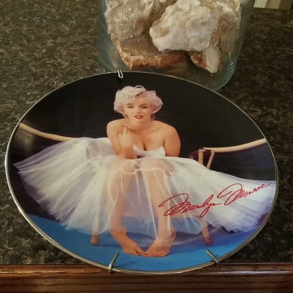 Marilyn Monroe Other - Marilyn Monroe 1997 Bradford Exchange Plate